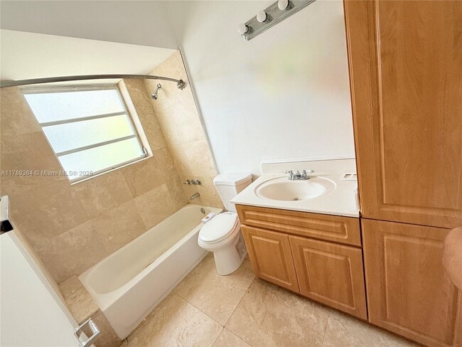 Foto del edificio - 1316 NE 105th St