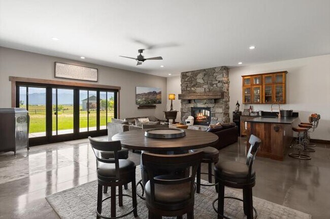Foto del edificio - 126 Starfire Ct