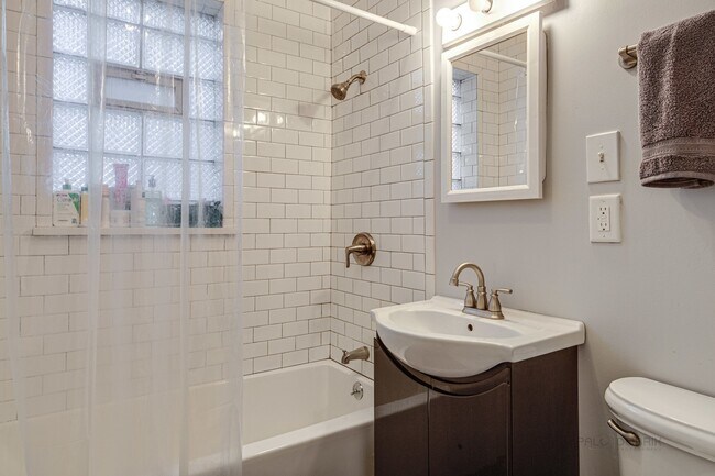 Foto del edificio - 1631 N Richmond St