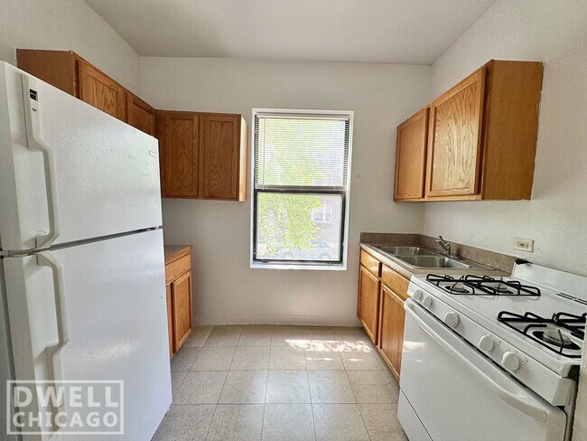 Foto del edificio - 1544 N Kedzie Ave