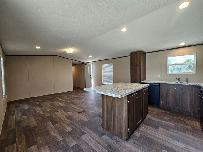 Building Photo - 1082 Myakka Dr