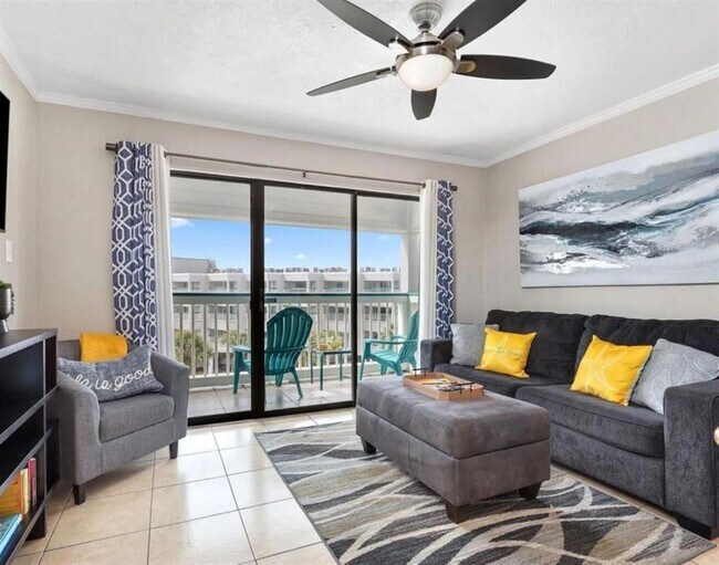 Building Photo - 6102 Seawall Blvd
