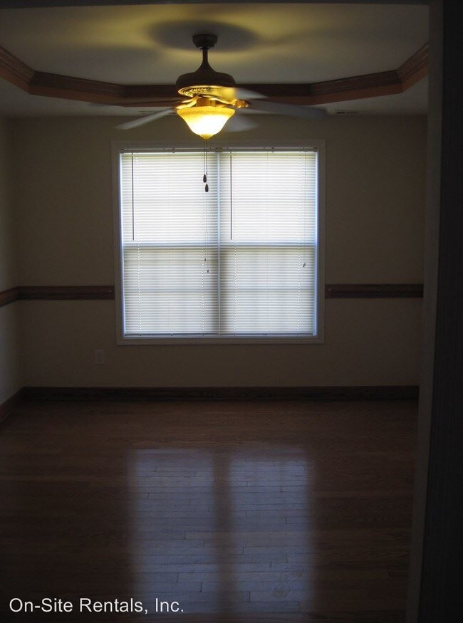 Building Photo - 4 br, 2.5 bath House - 75 Dover Court East