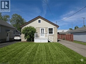 Building Photo - 13 Marlborough Ave