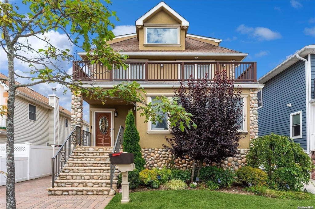 Foto principal - 225 E Walnut St