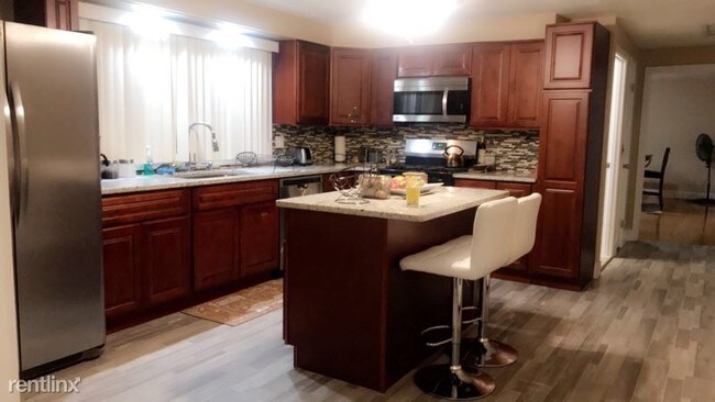 Foto del edificio - 1 br, 1 bath Apartment - 1 Hillcrest Ave