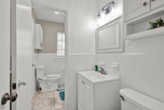 1,5 baños - 7464 Old Kings Rd S