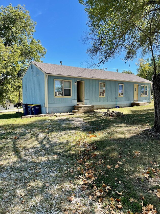8263 Center Dr, De Soto, KS 66018 House Rental in De Soto, KS