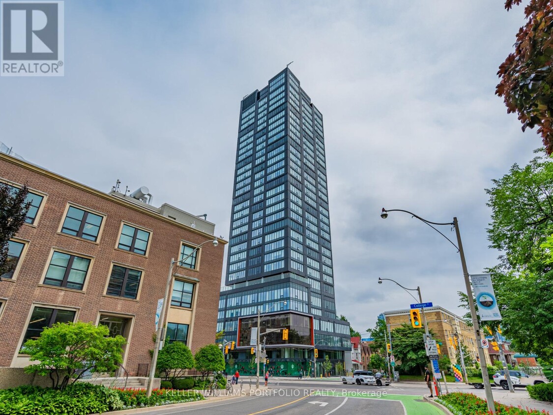 Photo principale - 203 College St