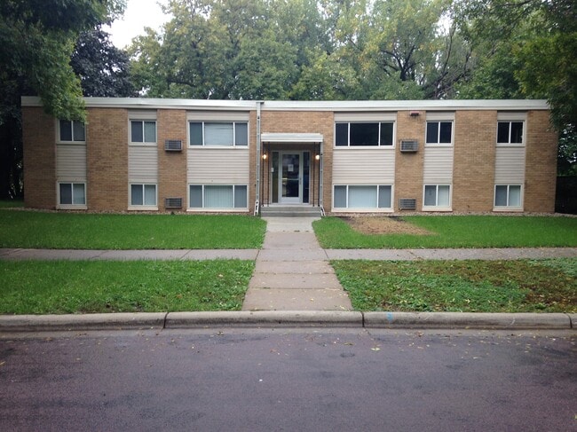 Front - 816 N 6th St