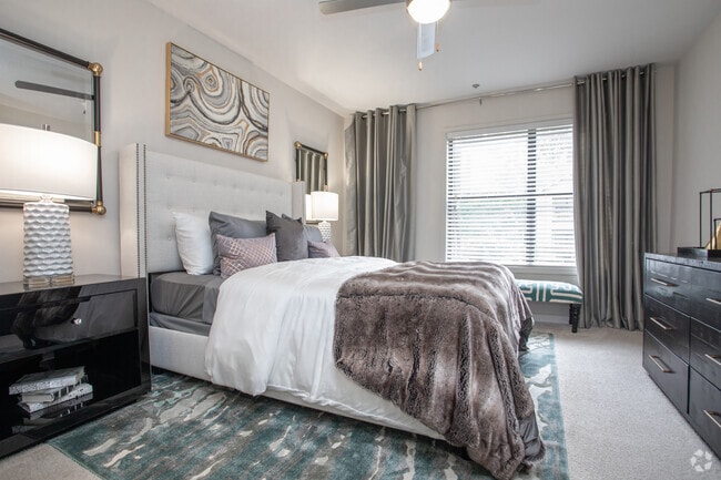 2BR, 2BA - 1230SF - Rosemont Chamblee
