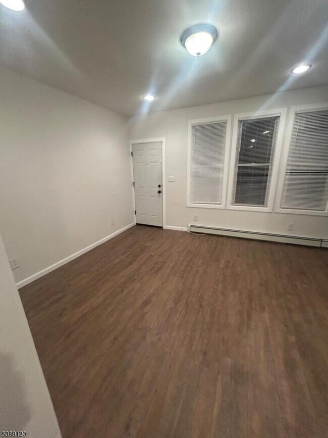 Foto del edificio - 191 Brookdale Ave