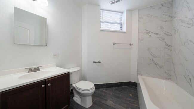 Foto del edificio - 4832 N Winthrop Ave