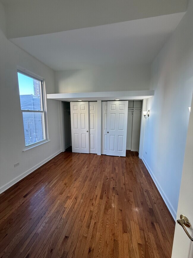 Foto del edificio - 127 Maple Ave