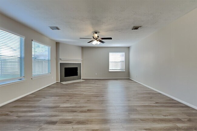 Foto del edificio - 31110 Silver Village Dr