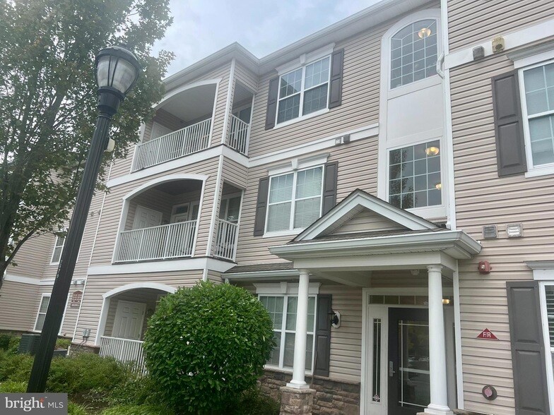 Foto principal - 435 Timberlake Dr
