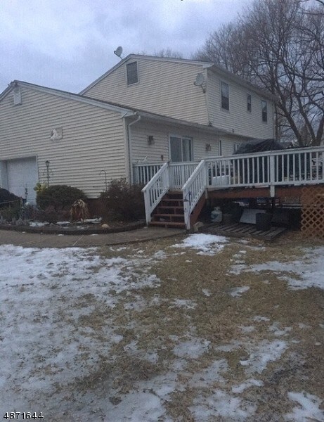 Building Photo - 327 Sand Shore Rd