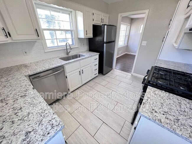 Foto del edificio - 7601 E 48th St
