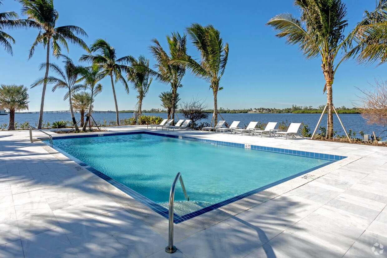 2560 S Ocean Blvd, Palm Beach, FL 33480
