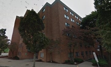 Building Photo - 10 Goff Ave