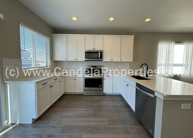 Foto del edificio - 7618 Red River Way