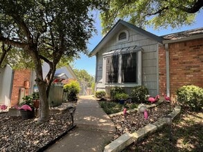 Building Photo - 1411 Gracy Farms Ln