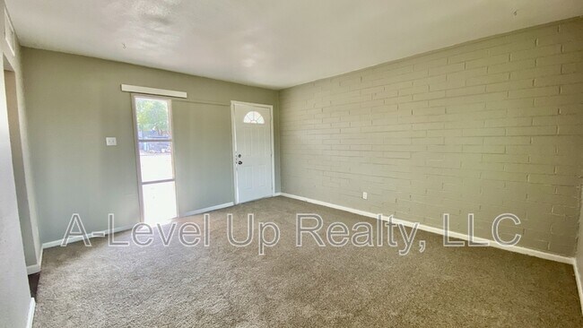 Foto del edificio - 3043 E Proctor Vista