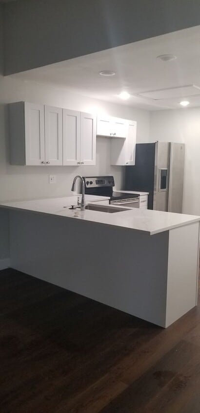 Foto principal - Newly remodeled 2 bedroom, 2 bathroom home...