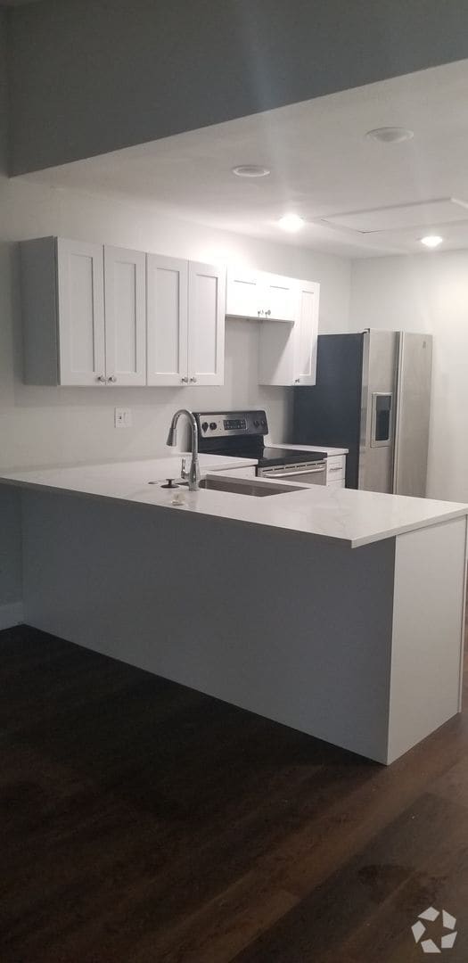 Building Photo - 15524 Crystal Lake Dr