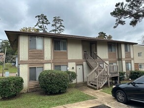 Building Photo - 732 Pointe Ct