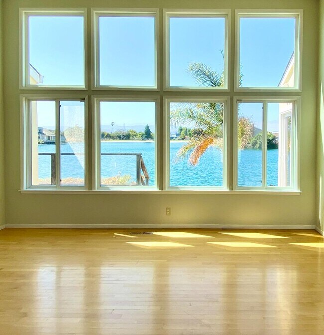 Building Photo - 275 Shearwater Isle