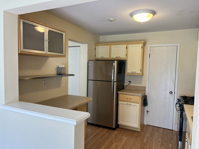 Building Photo - 309 Memory Ln