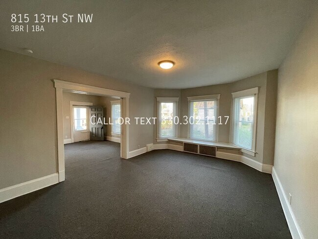Foto del edificio - Large two bedroom one bathroom duplex for ...