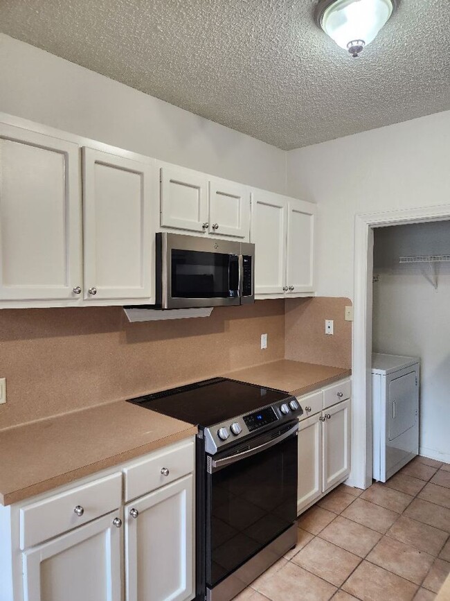 Building Photo - 2BR/2BA Condo Old Goodwood Landing