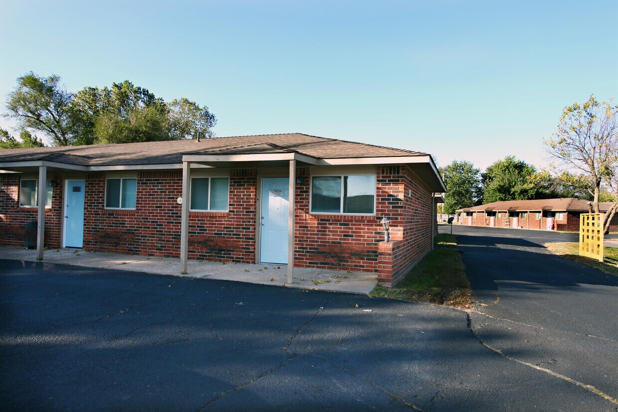 7325 Newell St, Wichita, KS 67212 Condo for Rent in Wichita, KS
