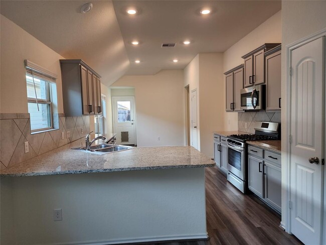 Foto del edificio - 25702 Royal Catchfly Rd