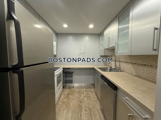 Foto del edificio - 50 Broadlawn Park