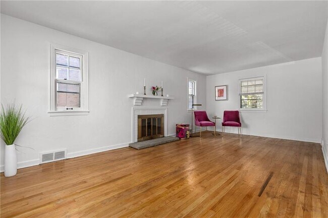 Building Photo - 255 Gilkeson Rd
