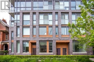 Building Photo - 508 Wellington St W