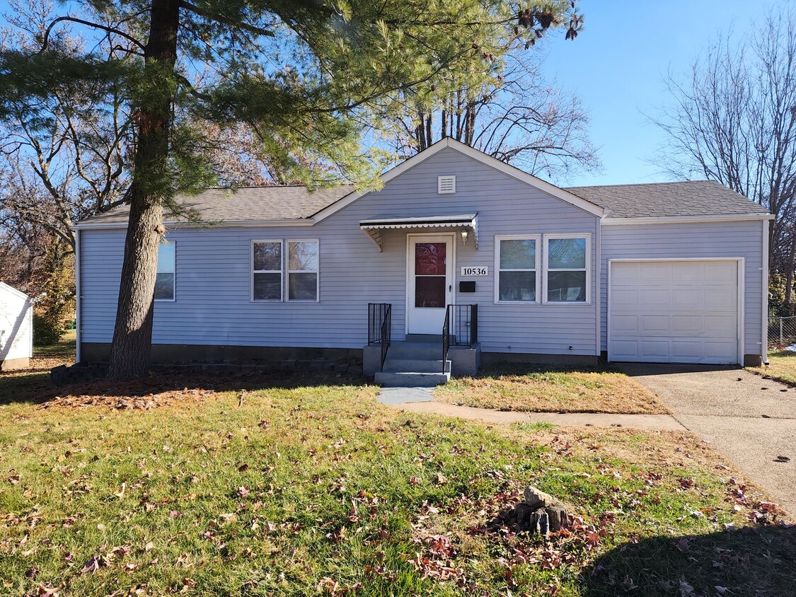 Primary Photo - Freshly Updated 3 Bedroom One Bath House i...