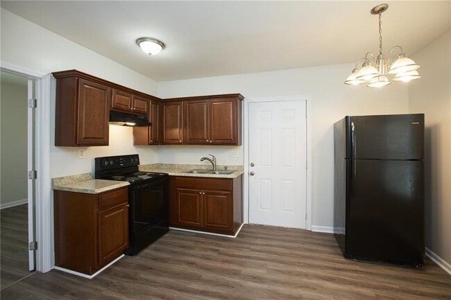 Foto del edificio - 1049 Sims St SW