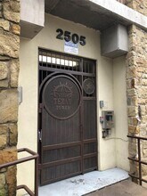Building Photo - 2505 San Gabriel St