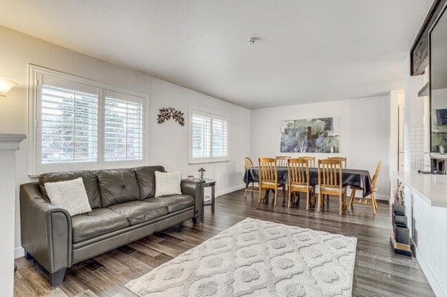 Photo - 2860 S Golden Way House