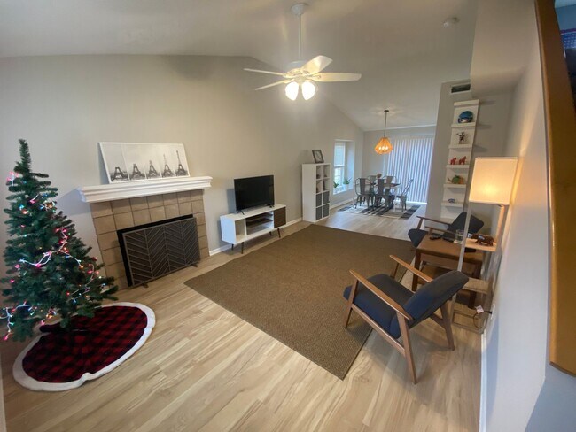 Building Photo - Southwest Lawrence - Great Location