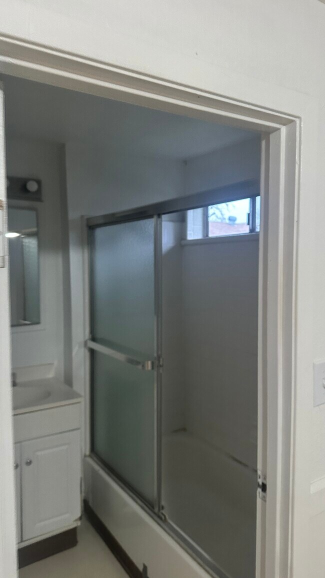 Foto del edificio - 655 W 7th St