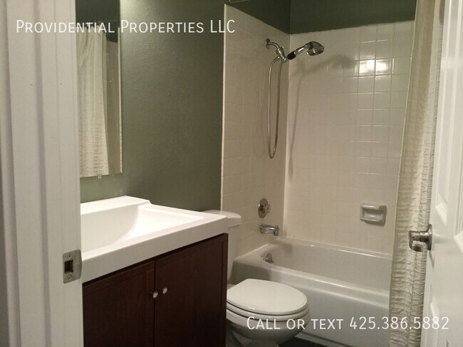 Foto del edificio - 17009 NE 28th Pl