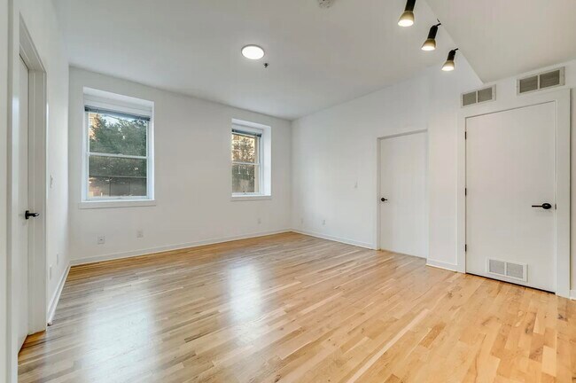 Foto del edificio - 716 Madison St