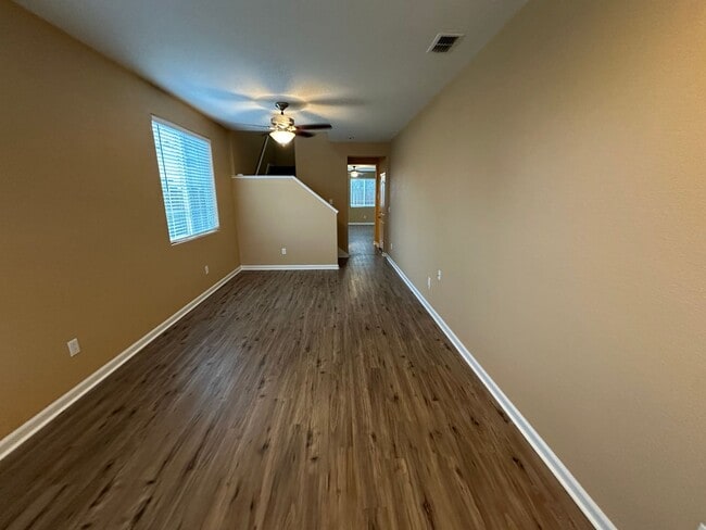 Foto del edificio - Beautiful 4 Bedroom, 2.5 Bath Lathrop Home