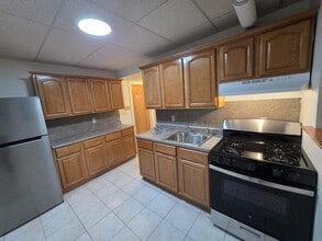 Building Photo - 179 W 48th St