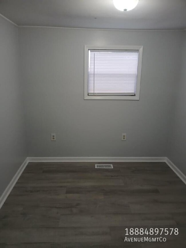 Foto del edificio - 715 23rd St NW